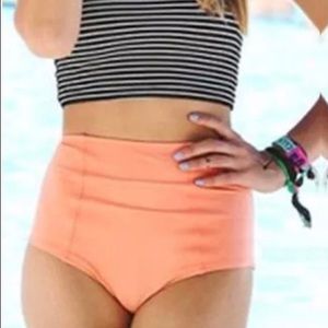 Very cute Woman’s XL bathing suit